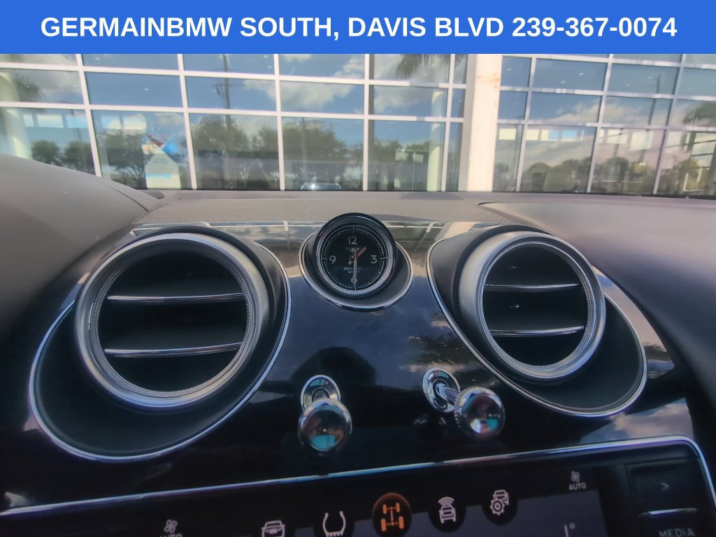 Used 2017 Bentley Bentayga AWD/4WD image 32