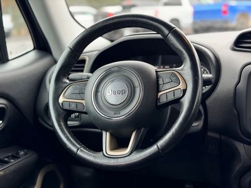 Used 2017 Jeep Renegade Latitude image 19