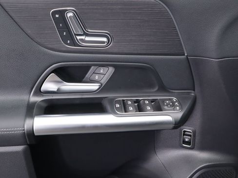 Certified 2025 Mercedes-Benz GLA 250 image 23