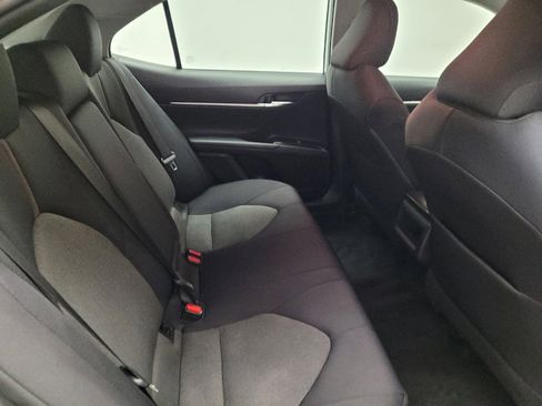 Used 2019 Toyota Camry LE image 19