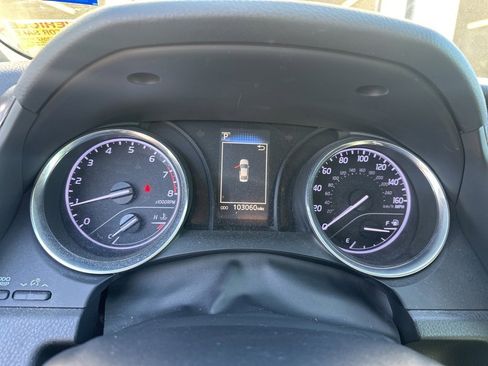 Used 2019 Toyota Camry L image 13