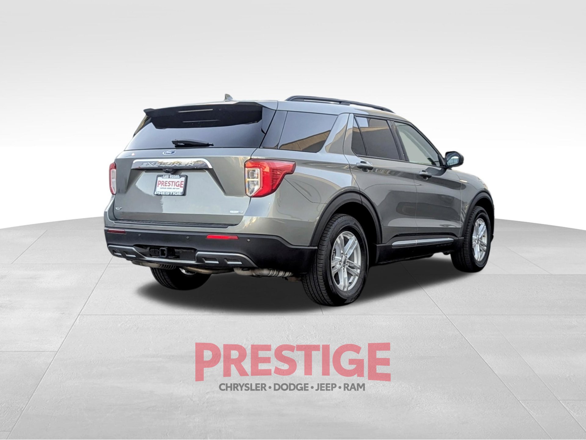 Used 2020 Ford Explorer XLT w/ Equipment Group 202A AWD/4WD image 7