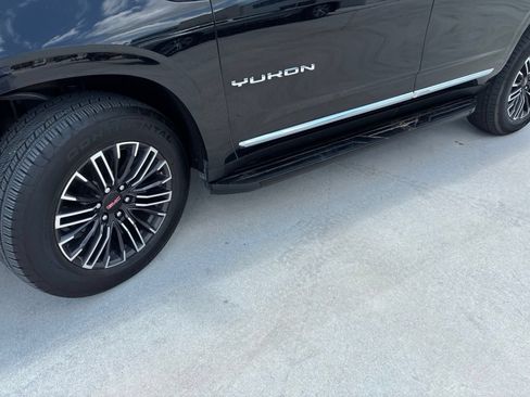 Used 2025 GMC Yukon Elevation RWD image 9