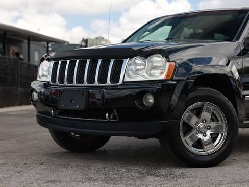 Used 2006 Jeep Grand Cherokee Overland w/ Skid Plate Group AWD/4WD image 28