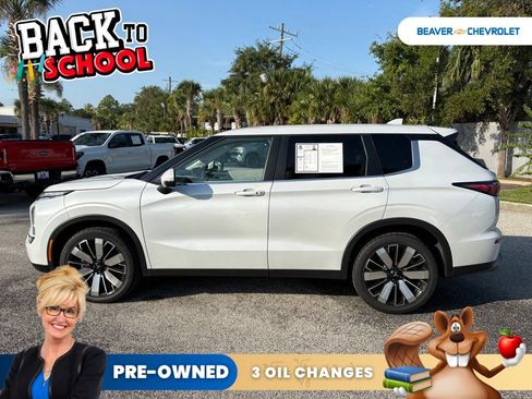 Used 2025 Mitsubishi Outlander SE FWD image 4