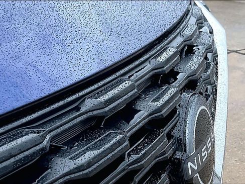 Used 2023 Nissan Rogue SV image 30