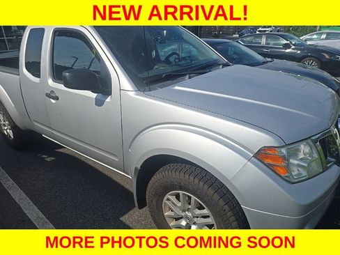 Used 2018 Nissan Frontier SV w/ Value Truck Package AWD/4WD image 4