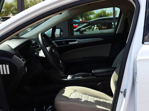 Used 2020 Ford Fusion S FWD image 37