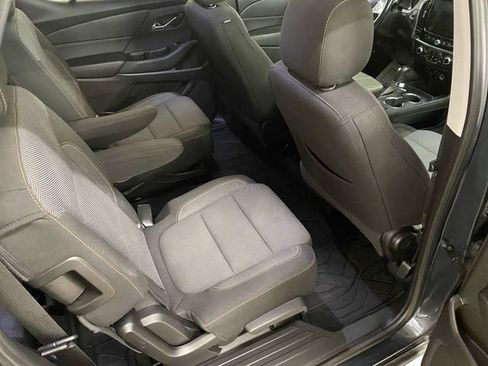 Used 2018 Chevrolet Traverse LT w/ LPO, Floor Liner Package AWD/4WD image 18