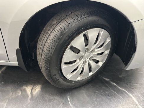 Used 2010 Honda Accord LX image 29