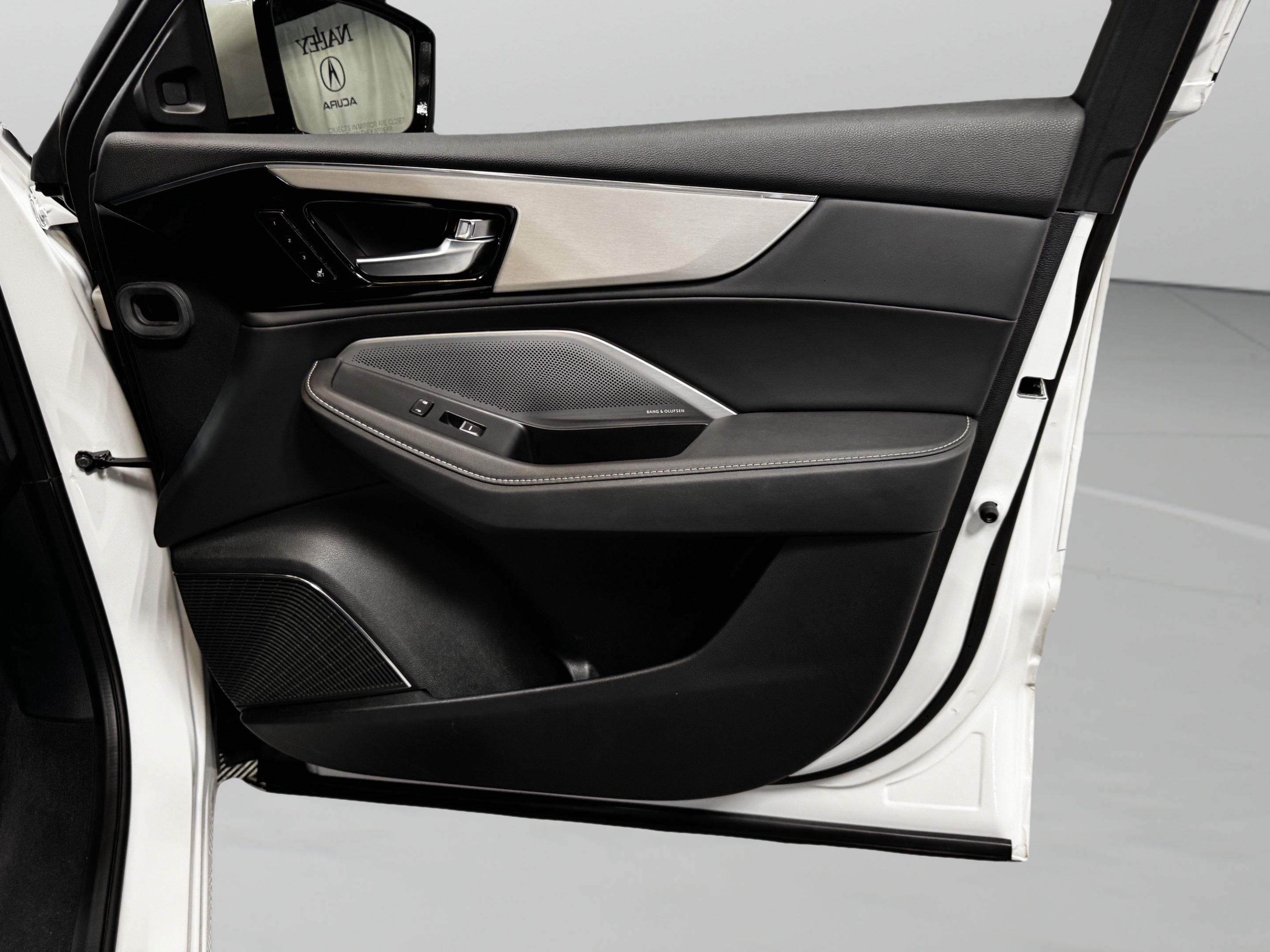 Certified 2026 Acura MDX w/ Technology Package FWD image 15