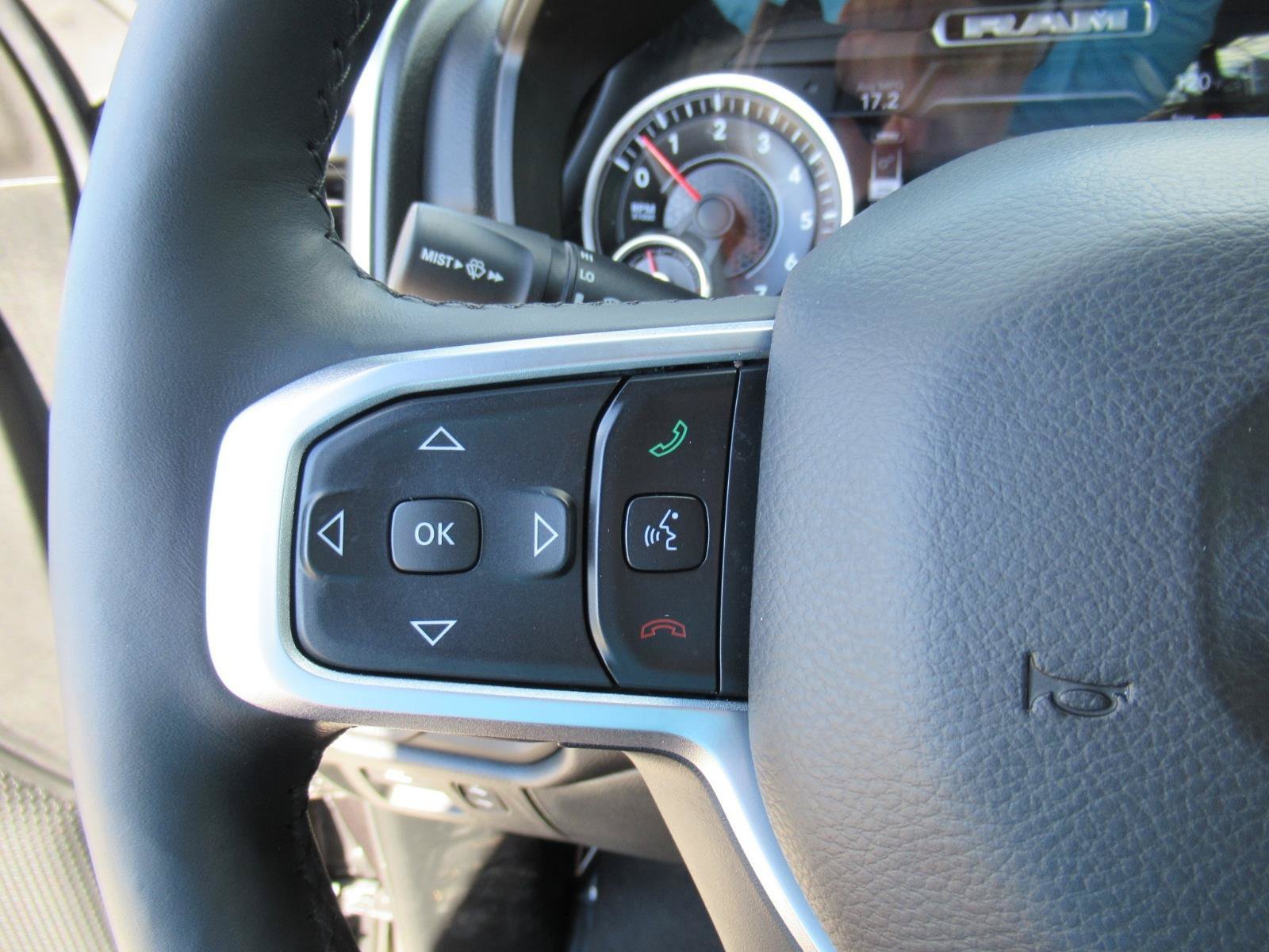 Used 2019 RAM 1500 4x4 Crew Cab image 23