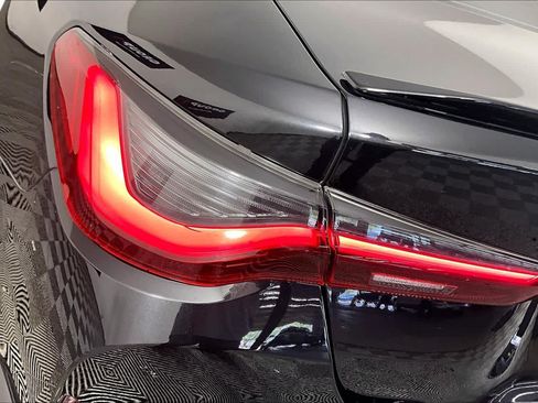 Used 2021 BMW M4 Coupe w/ Executive Package RWD image 27