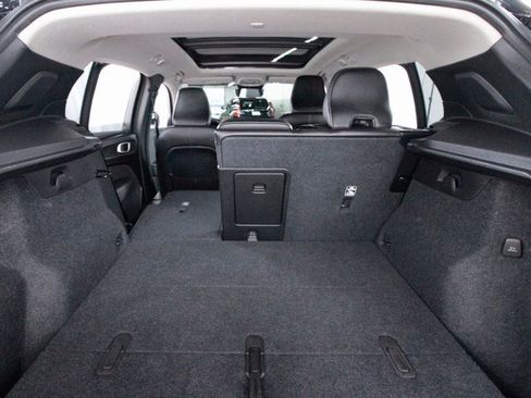 Certified 2025 Volvo XC40 B5 Plus image 33