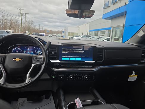 Certified 2024 Chevrolet Silverado 2500 LTZ w/ LTZ Convenience Package image 7