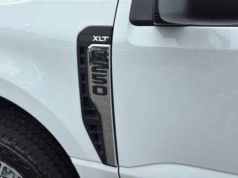 Used 2025 Ford F250 XLT w/ FX4 Off-Road Package AWD/4WD image 37