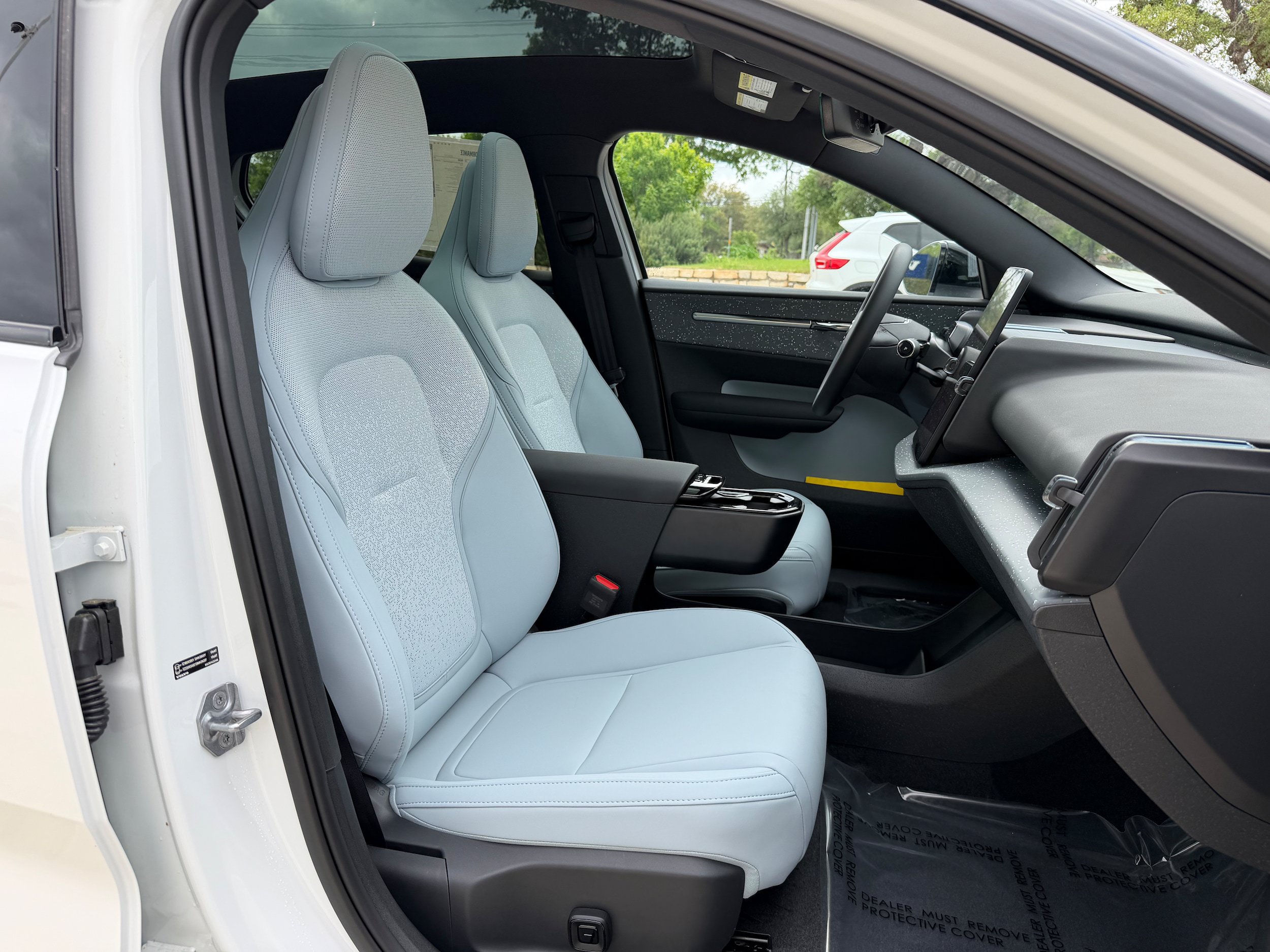 New 2026 Volvo EX30 Ultra w/ Protection Package Premier AWD/4WD image 8