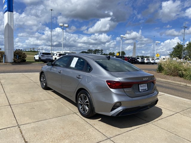 Used 2024 Kia Forte LXS w/ LXS Technology Package FWD image 7