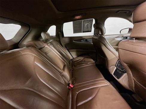 Used 2018 Lincoln MKX Reserve w/ Lincoln MKX Climate Package image 30