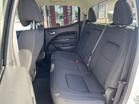 Used 2022 Chevrolet Colorado LT w/ Safety Package image 19