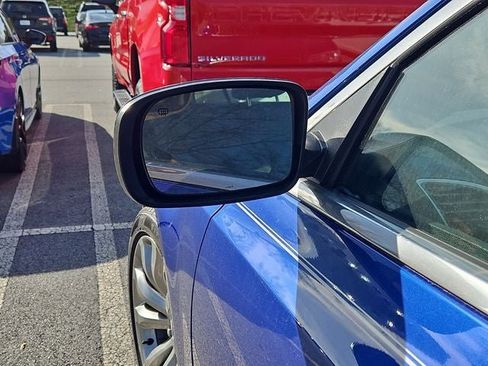 Used 2019 Chrysler 300 Touring w/ Chrome Appearance Package image 17