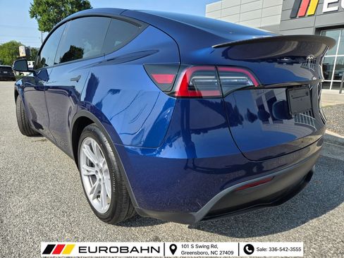 Used 2024 Tesla Model Y Performance AWD/4WD image 3