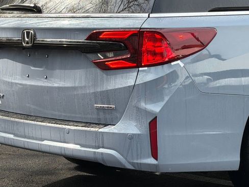 New 2026 Honda Odyssey Touring image 6