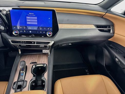 Used 2025 Lexus RX 350 Premium w/ Accessory Package FWD image 30