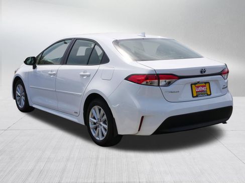 Used 2023 Toyota Corolla LE w/ LE Convenience Package AWD/4WD image 5