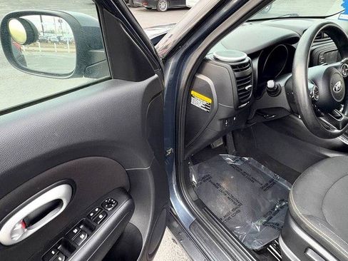 Used 2016 Kia Soul + FWD image 20