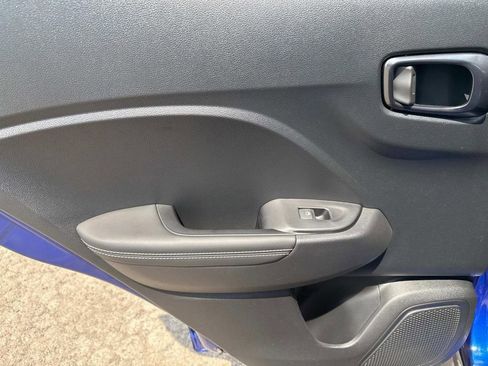 Used 2024 Hyundai Venue Limited image 10