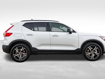 New 2026 Volvo XC40 B5 Core w/ Climate Package
