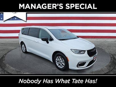 Certified 2024 Chrysler Pacifica Touring-L