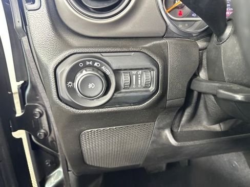 Used 2021 Jeep Wrangler Unlimited Sport image 19