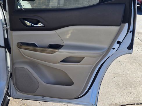 Used 2019 GMC Acadia Denali image 10