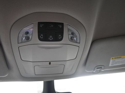 Used 2024 Chrysler Pacifica Touring-L FWD image 15
