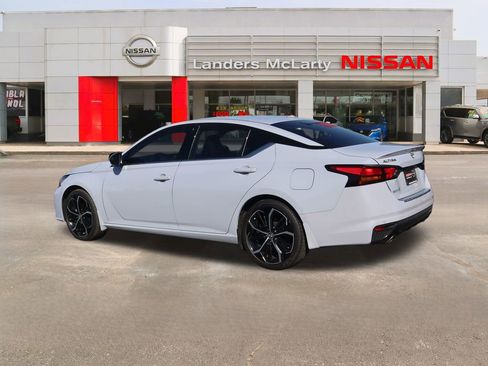 Used 2023 Nissan Altima 2.5 SR image 5