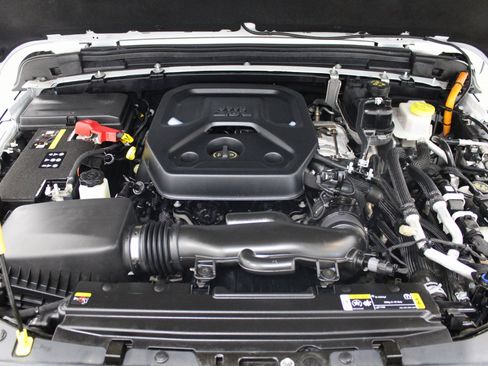 Used 2023 Jeep Wrangler Unlimited image 9