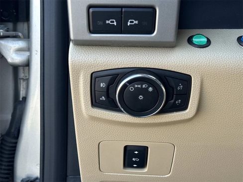 Used 2017 Ford F250 Lariat w/ Chrome Package image 39