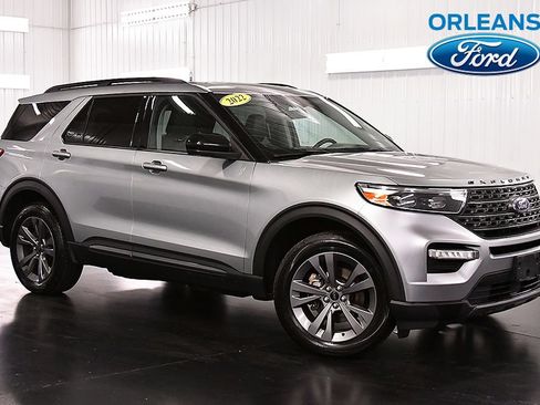 Used 2022 Ford Explorer XLT w/ Equipment Group 202A AWD/4WD image 1