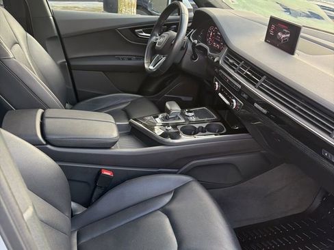 Used 2018 Audi Q7 3.0T Prestige image 2