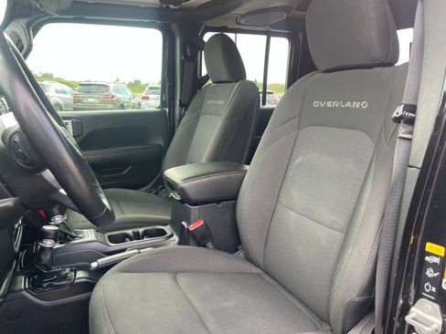 Used 2021 Jeep Gladiator Overland w/ Cold Weather Group image 28