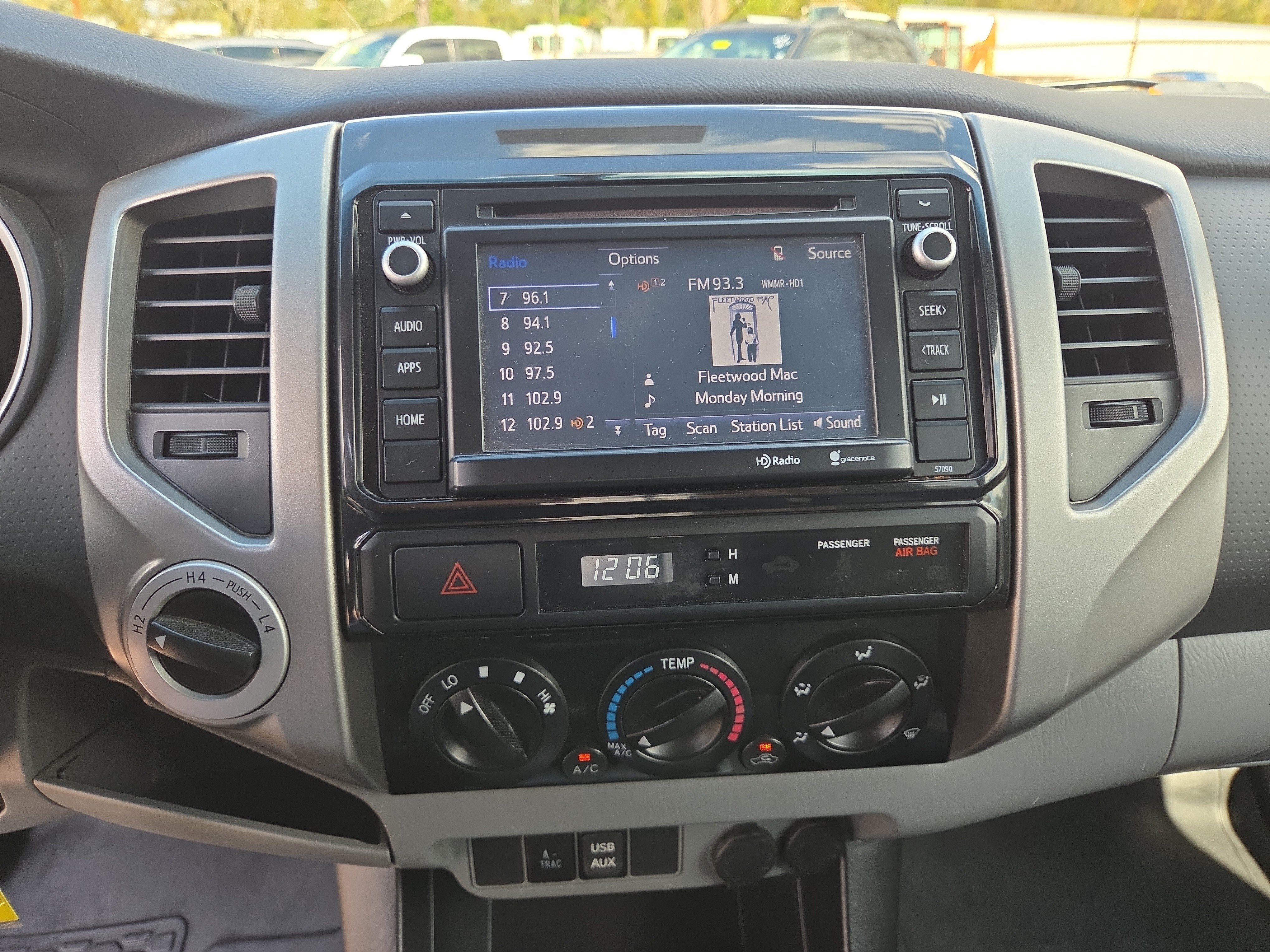 Used 2014 Toyota Tacoma 4x4 Double Cab w/ TRD Off-Road Package image 22