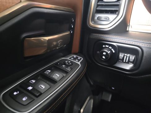 Used 2023 RAM 2500 Limited AWD/4WD image 33