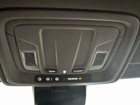 Used 2025 GMC Sierra 1500 SLE w/ Max Trailering Package image 9