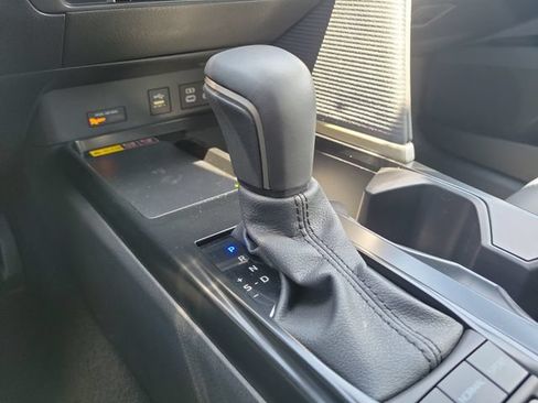 Used 2025 Toyota Camry SE FWD image 29