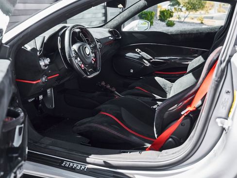 Used 2020 Ferrari 488 Pista Coupe RWD image 27