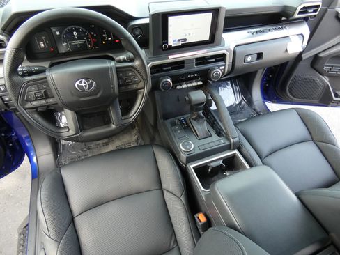 Used 2025 Toyota Tacoma SR5 image 27