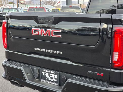 Used 2020 GMC Sierra 1500 AT4 w/ AT4 Carbonpro Edition image 13