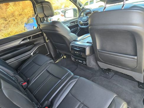 Used 2023 Jeep Wagoneer Series II image 29